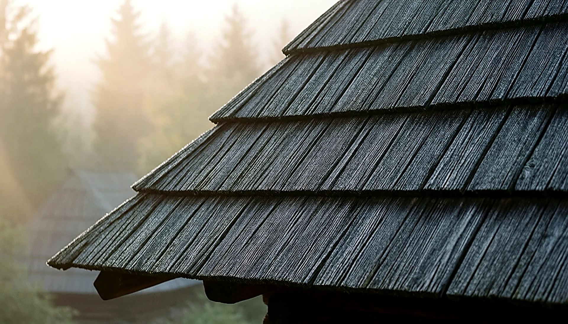 Požiar strechy: čo si na dome skontrolovať pred vykurovacou sezónou a čo zaplatí poisťovňa